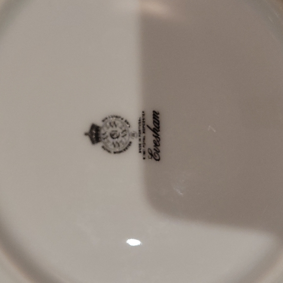 Vintage Royal worcester evesham gold trim teacup and saucer 11"×6 1/4" - Picture 6 of 6